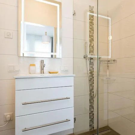 Διαμέρισμα Westend App 12 *